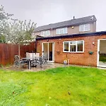 Parlaunt House - 3 Bedroom With Free Parking