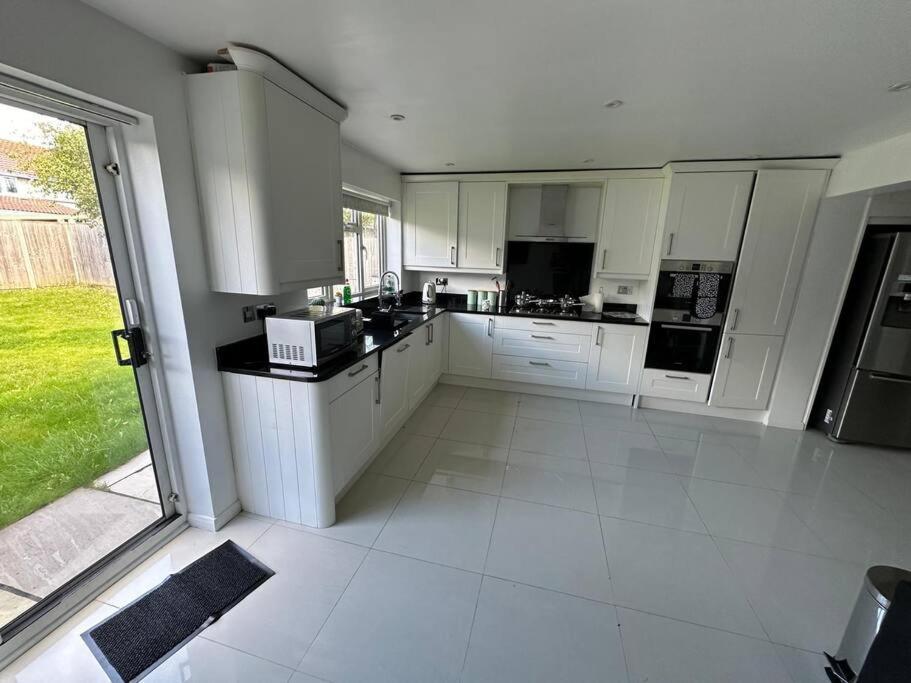 Parlaunt House - 3 Bedroom With Free Parking Holiday home