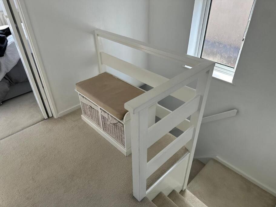 Parlaunt House - 3 Bedroom With Free Parking Slough