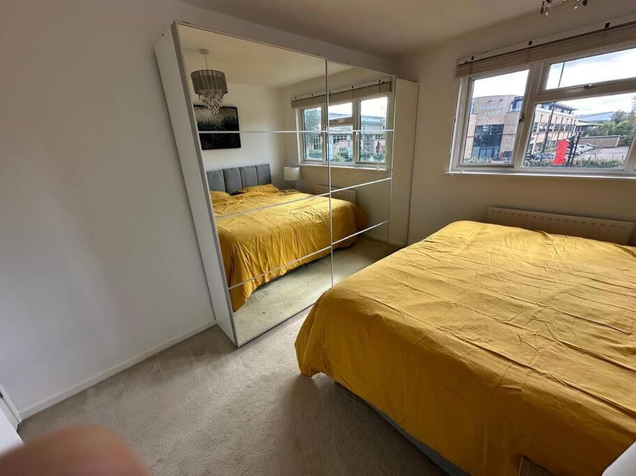Parlaunt House - 3 Bedroom With Free Parking