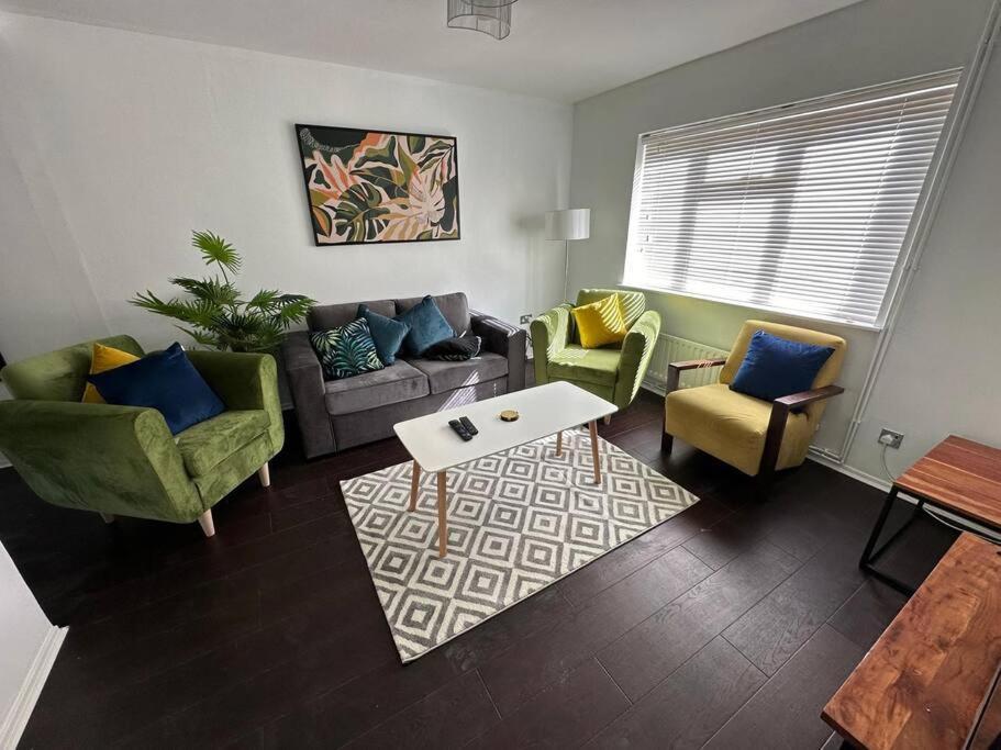 Holiday home Parlaunt House - 3 Bedroom With Free Parking