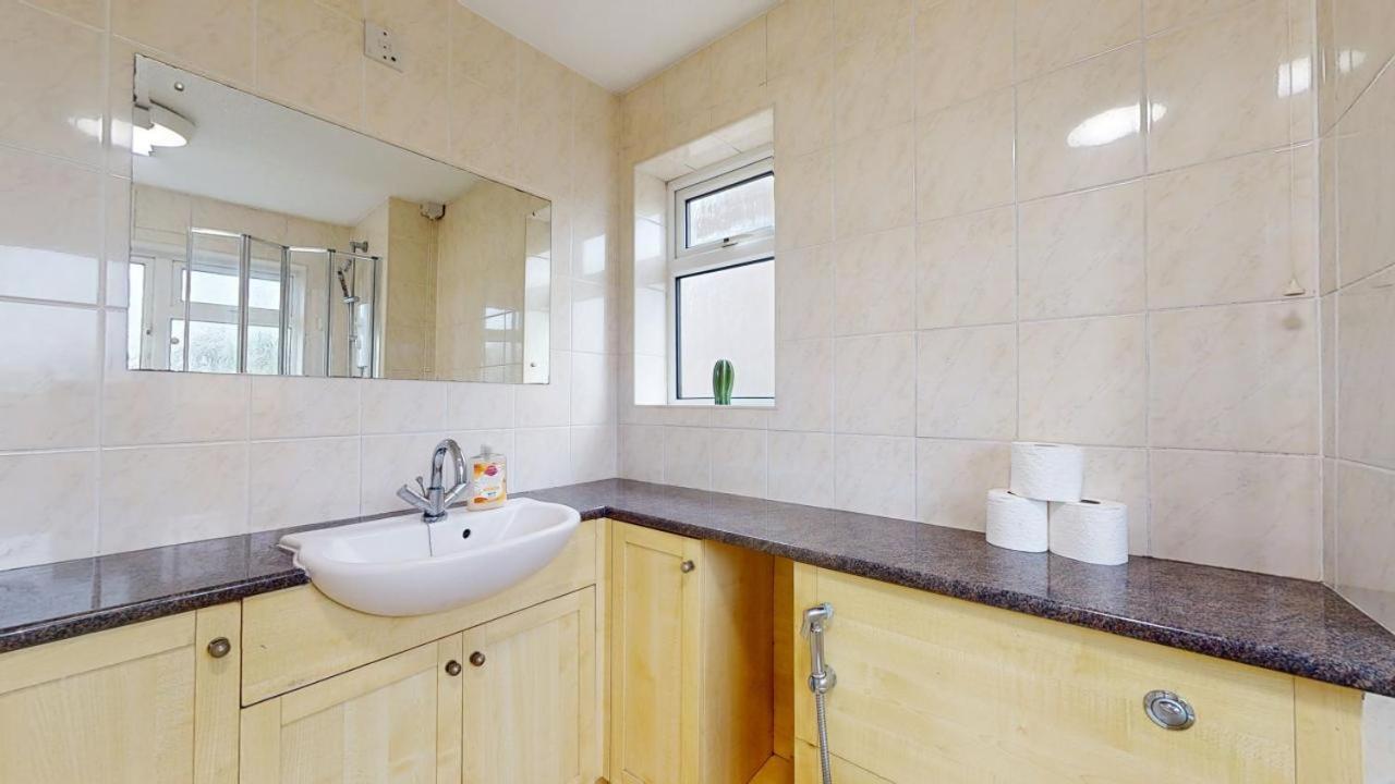 Holiday home Parlaunt House - 3 Bedroom With Free Parking Slough