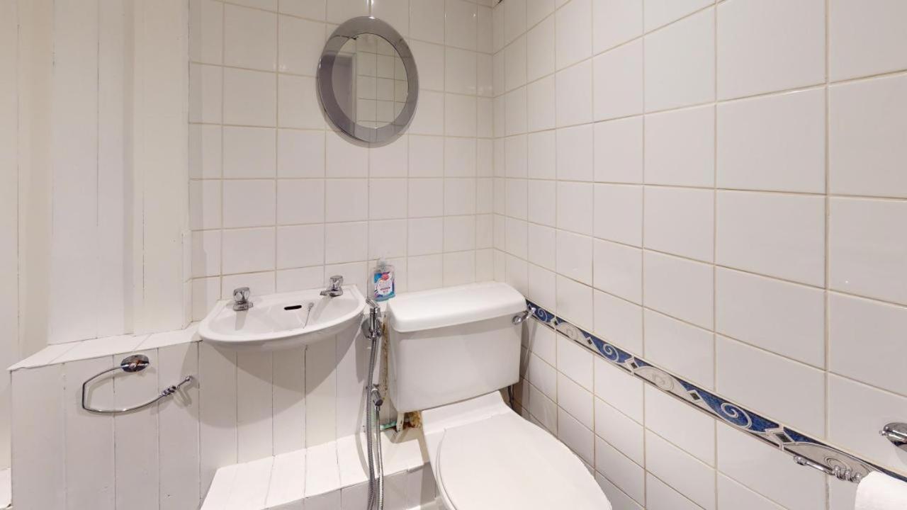 Parlaunt House - 3 Bedroom With Free Parking