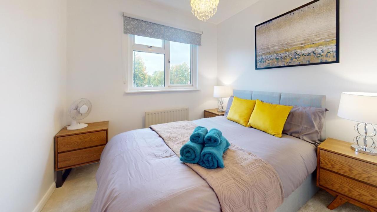 Parlaunt House - 3 Bedroom With Free Parking Holiday home
