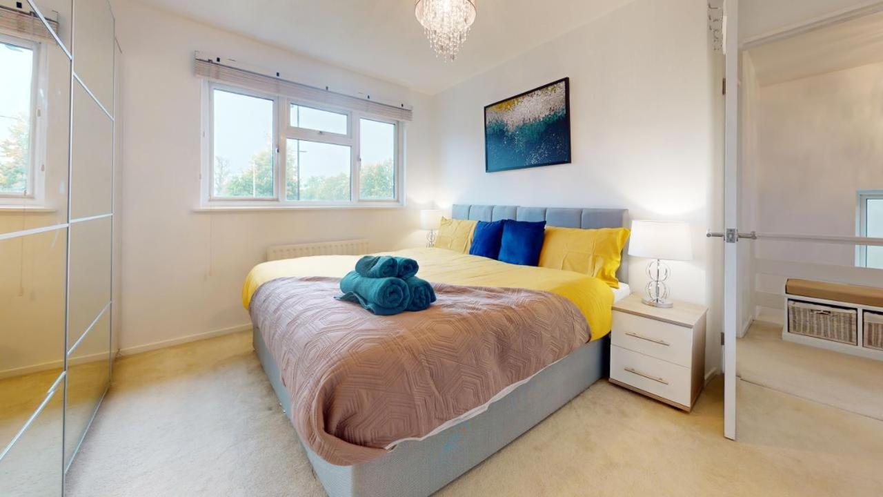 Holiday home Parlaunt House - 3 Bedroom With Free Parking Slough