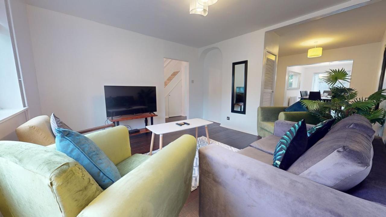 Parlaunt House - 3 Bedroom With Free Parking Holiday home