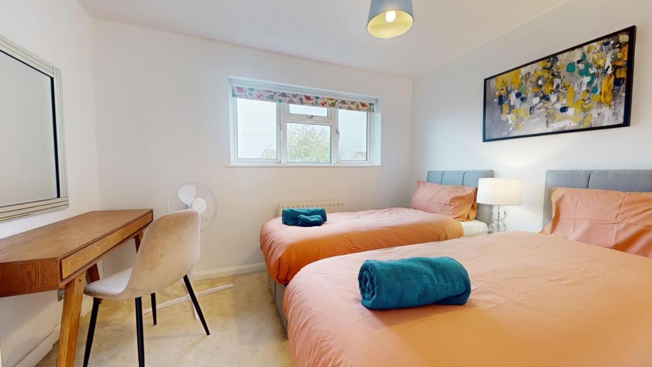 Holiday home Parlaunt House - 3 Bedroom With Free Parking Slough