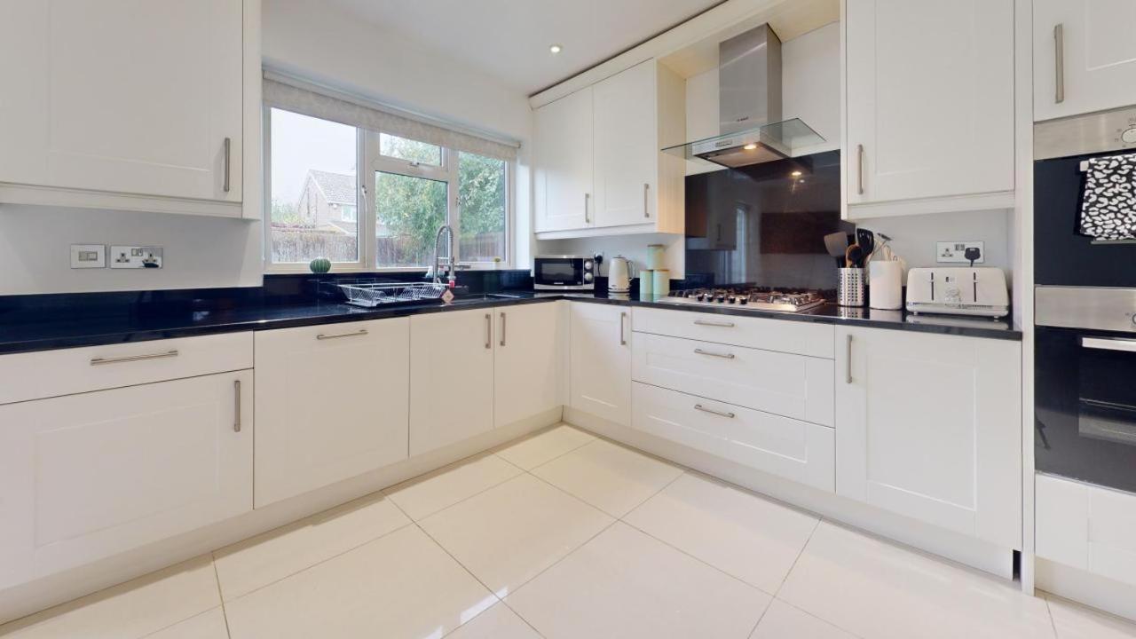Parlaunt House - 3 Bedroom With Free Parking Holiday home *