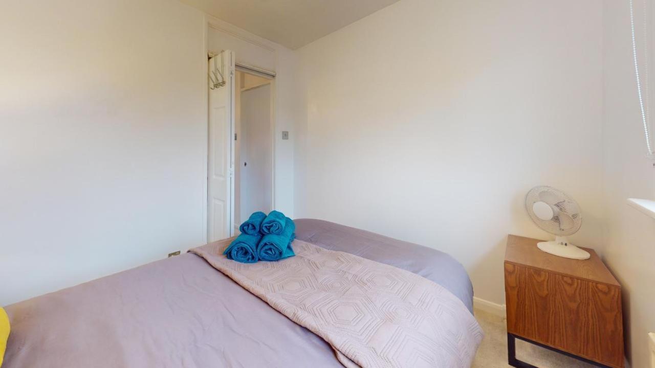 Parlaunt House - 3 Bedroom With Free Parking Holiday home