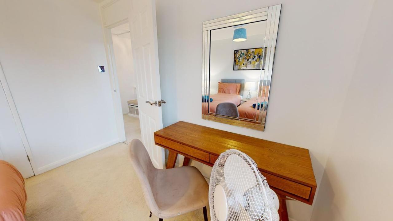 Holiday home Parlaunt House - 3 Bedroom With Free Parking
