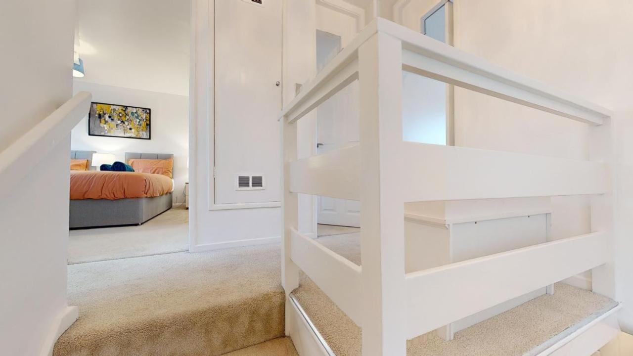 Holiday home Parlaunt House - 3 Bedroom With Free Parking *