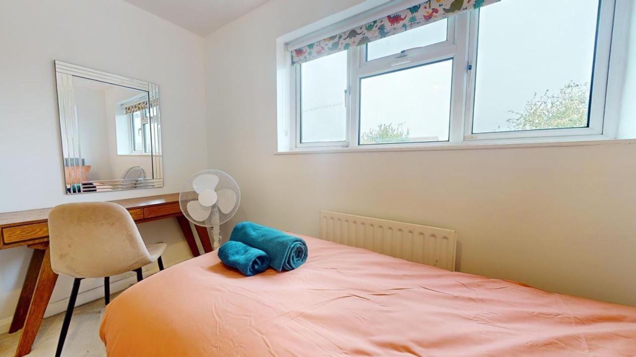 Holiday home Parlaunt House - 3 Bedroom With Free Parking Slough