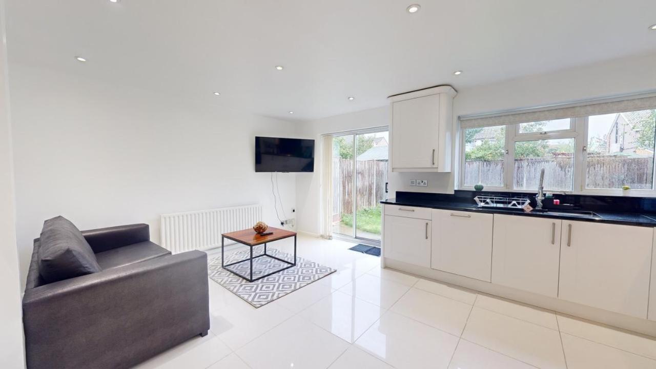 Holiday home Parlaunt House - 3 Bedroom With Free Parking