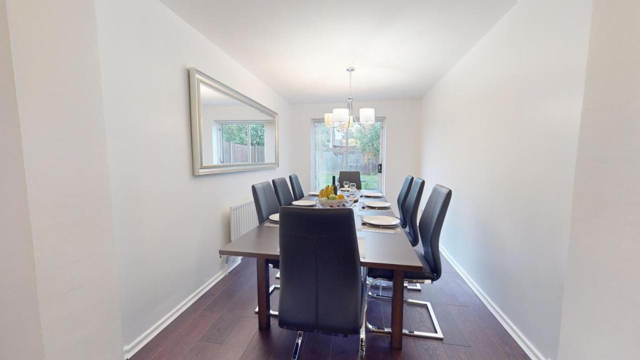 Parlaunt House - 3 Bedroom With Free Parking Holiday home *