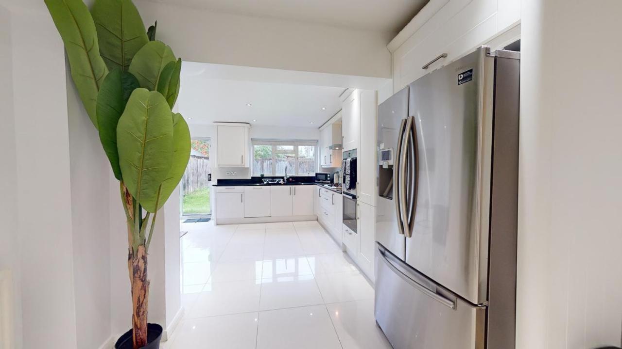 Holiday home Parlaunt House - 3 Bedroom With Free Parking Slough