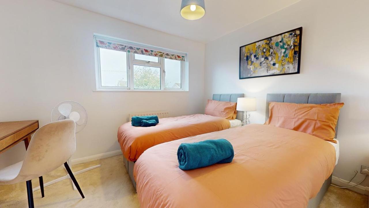 Holiday home Parlaunt House - 3 Bedroom With Free Parking Slough