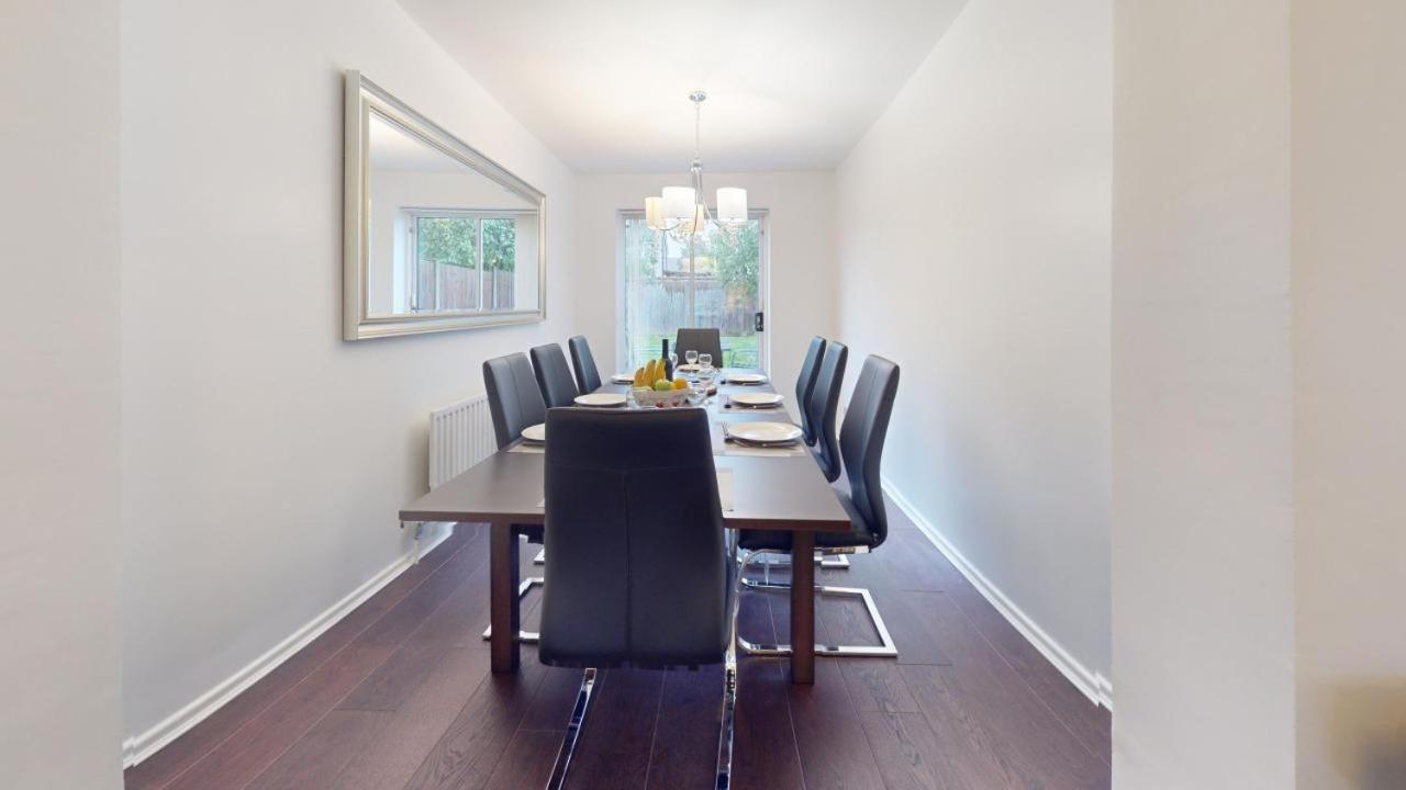 Parlaunt House - 3 Bedroom With Free Parking